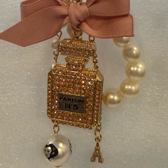 Chic Parfum Bottle & Pearl Bracelet Keychain Blush Bow Eiffel Charm GoldTone New - Picture 5 of 11